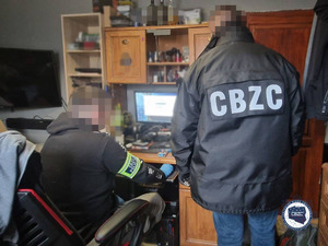 Policjanci CBZC w trakcie czynności służbowych