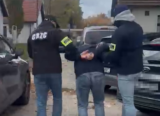 Fałszywe inwestycje - funkcjonariusze CBZC rozpracowali międzynarodową grupę przestępczą