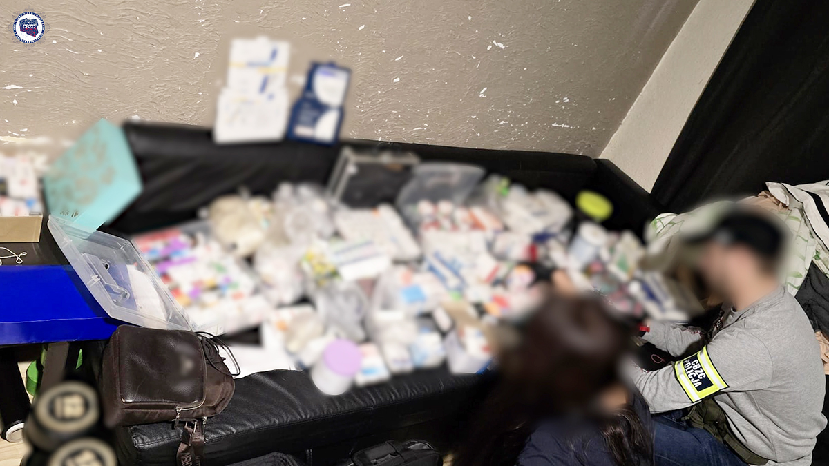 Kolejni członkowie grupy handlującej w sieci podrabianymi farmaceutykami zatrzymani