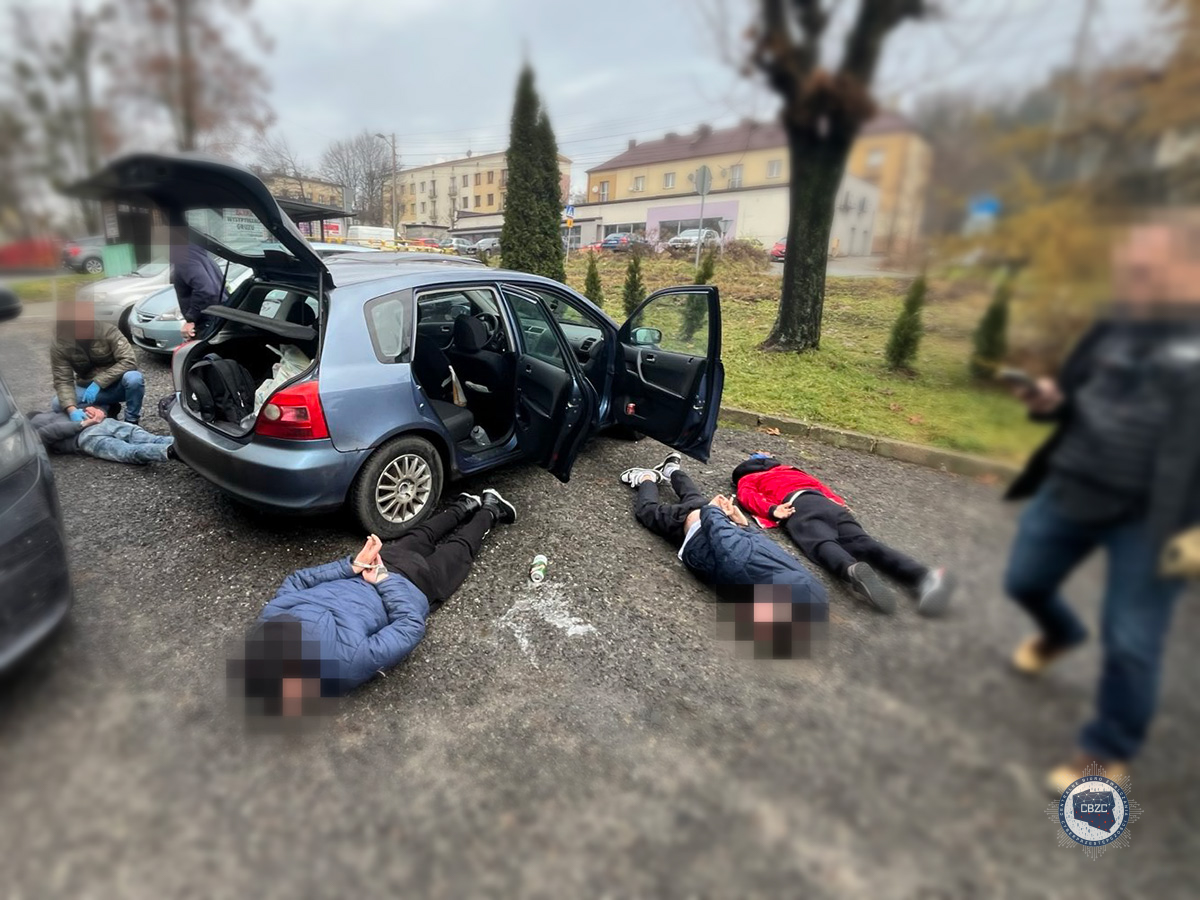 Rozbita międzynarodowa grupa przestępcza zajmująca się praniem pieniędzy z oszustw internetowych